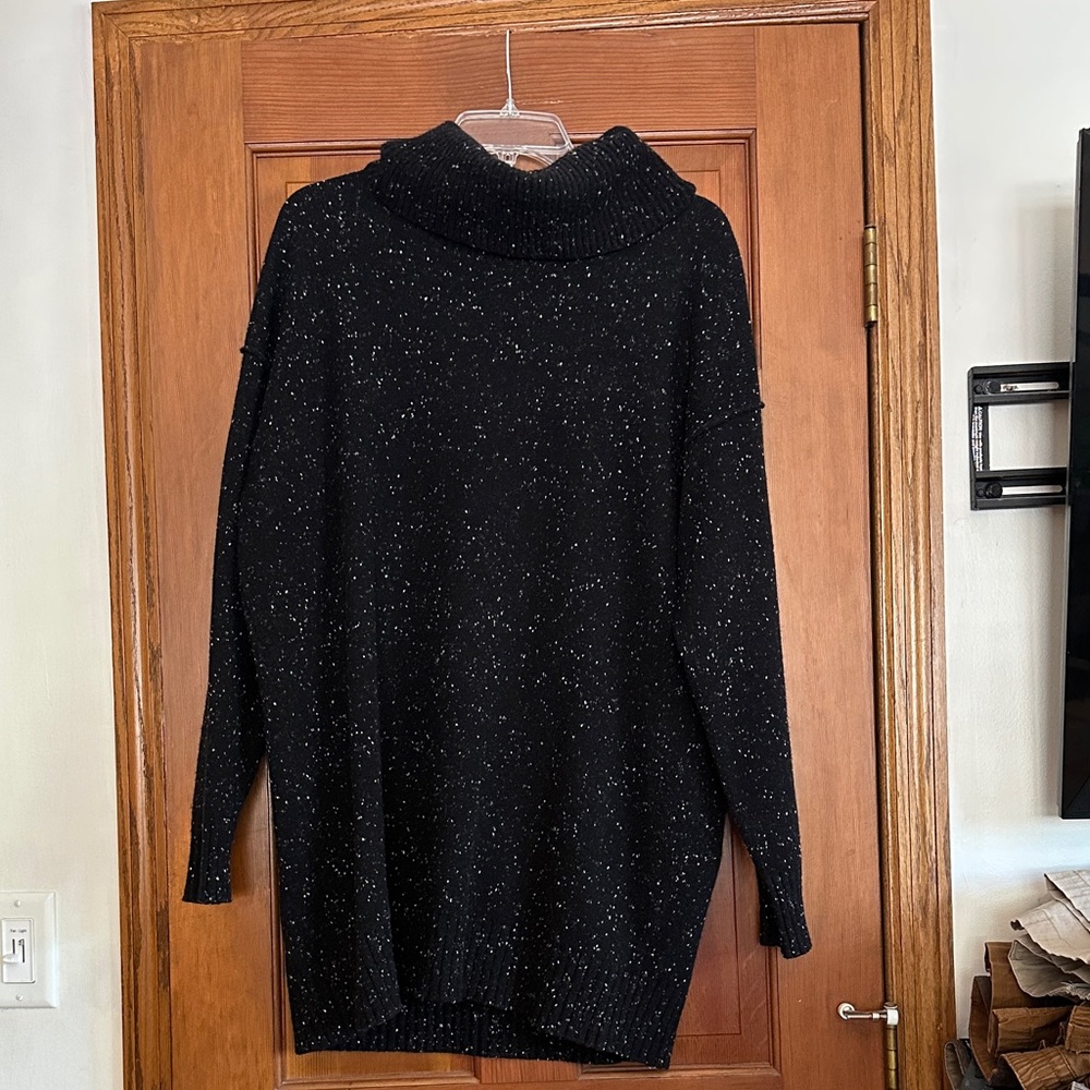 Athleta Black and White Speckled Turtleneck Sweater